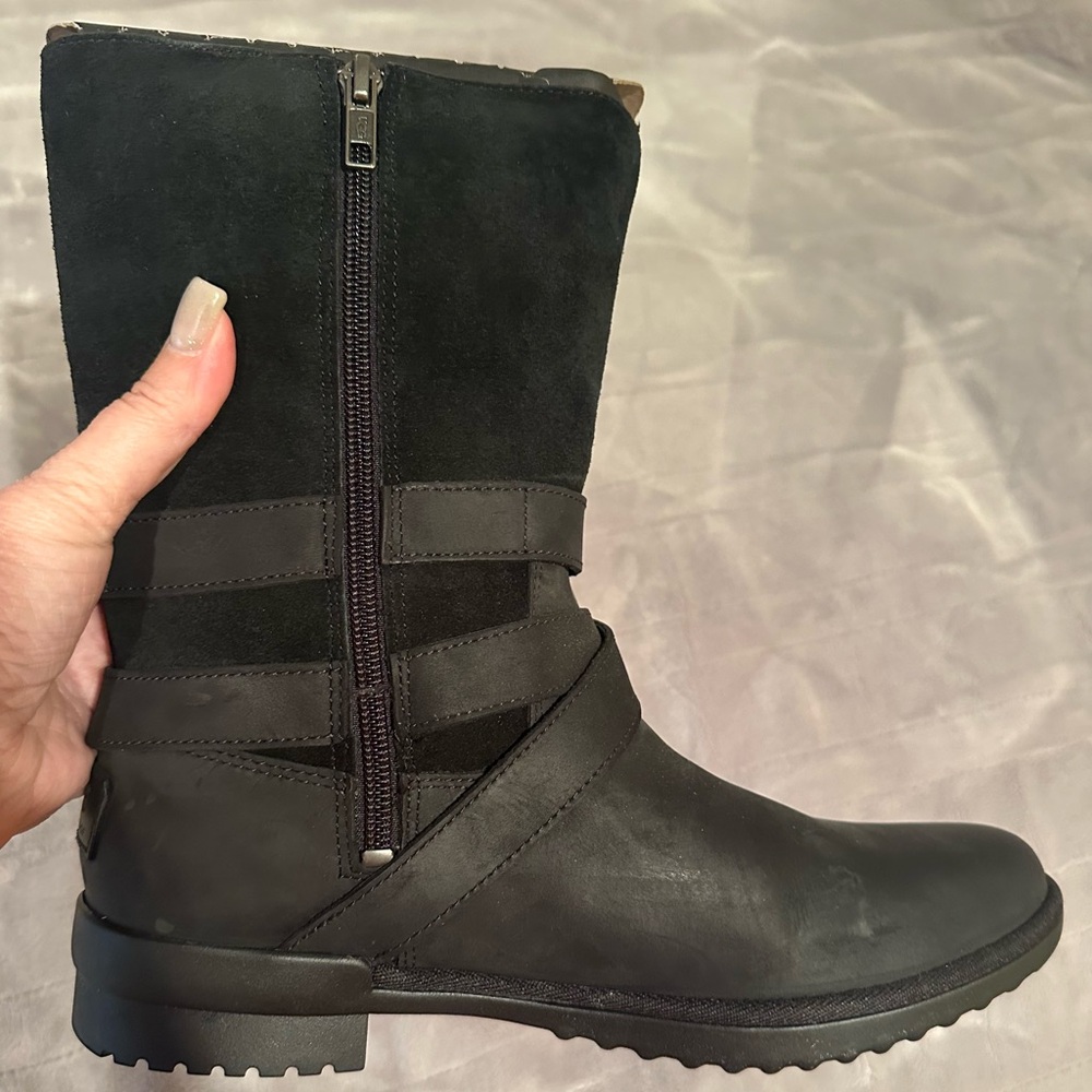 UGG Lorna Waterproof Bootie Black Suede Leather size 9 - NEW IN BOX never worn - Picture 8 of 16